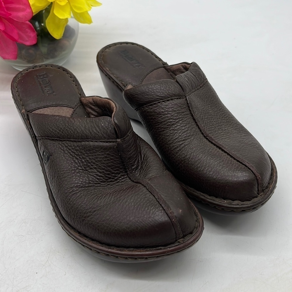 Born Brown Leather Mule Clog Sz 8. CM2314A
